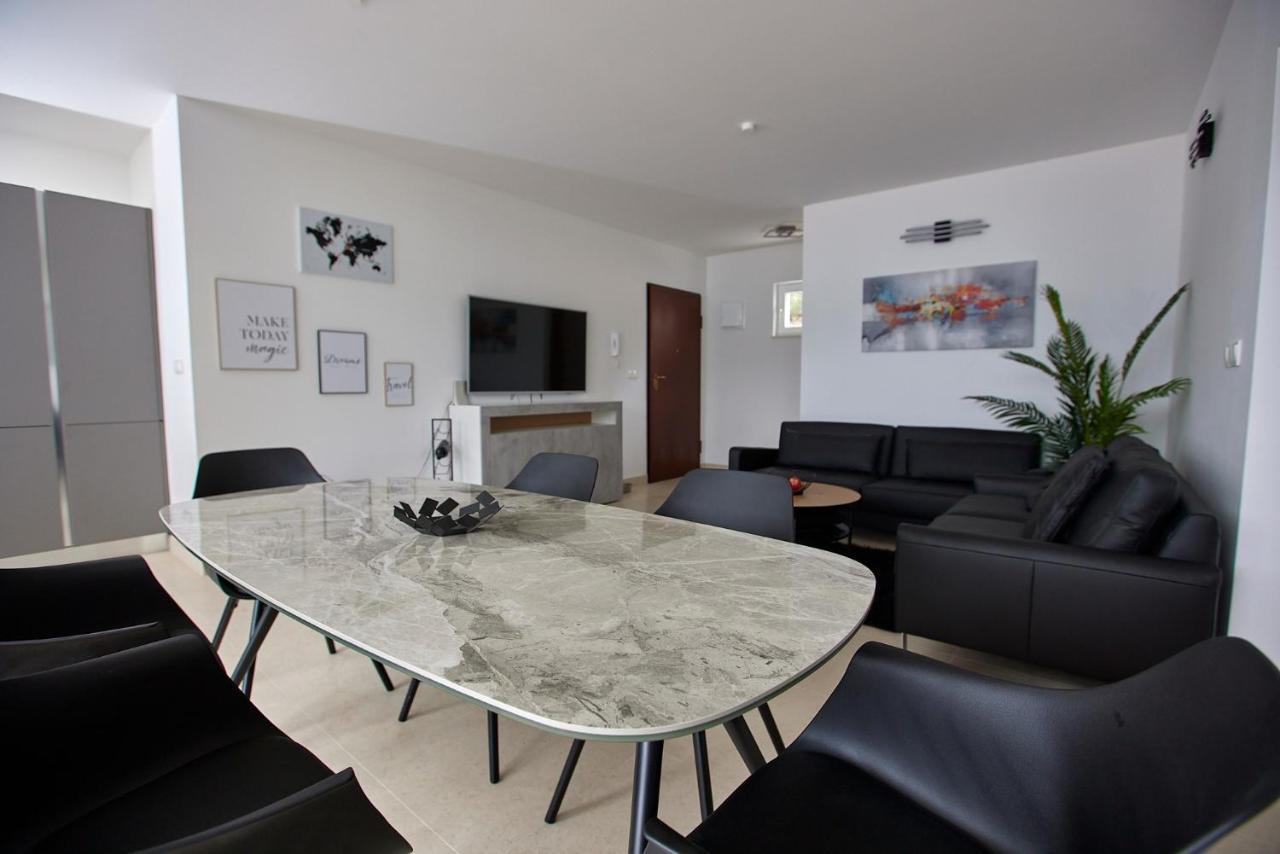 L&L Luxury Apartment 1 Donji Okrug  Exteriör bild