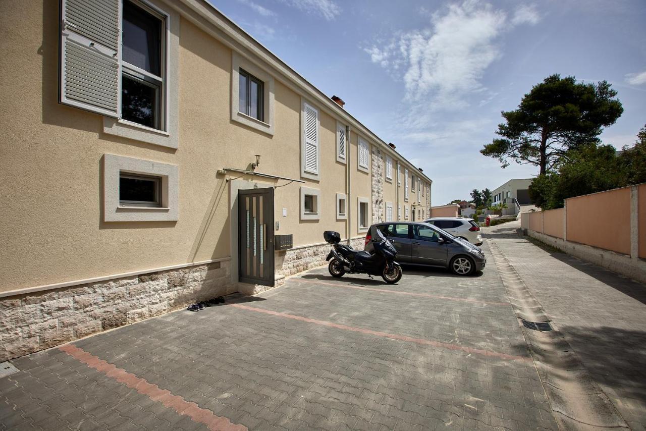L&L Luxury Apartment 1 Donji Okrug  Exteriör bild